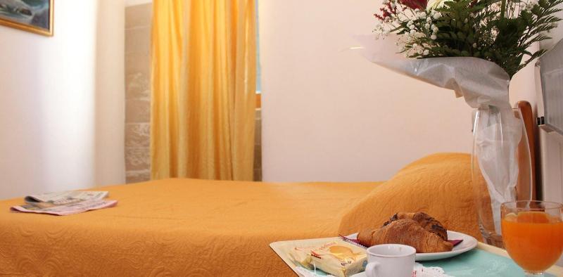 Hotel Punta San Francesco Весте Екстериор снимка