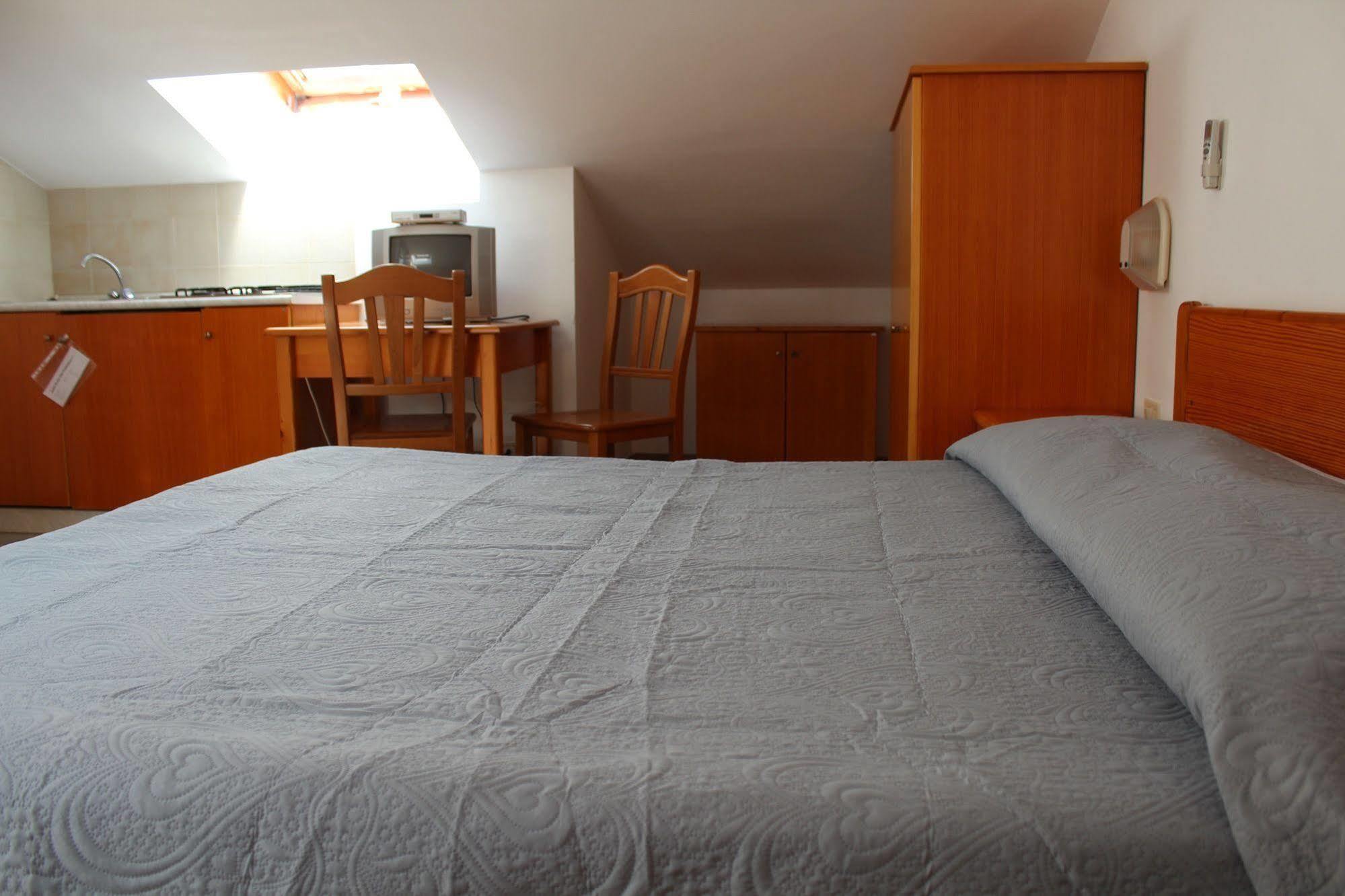 Hotel Punta San Francesco Весте Екстериор снимка